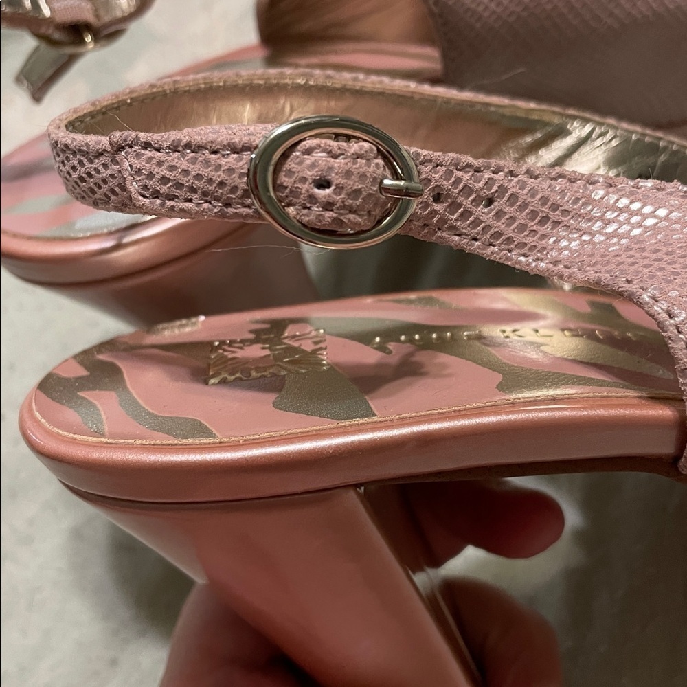 Anne Klein Europa Leather Pumps Pink Bow Tie Textured Slingback 4“ Heels Size 9 - Picture 6 of 8